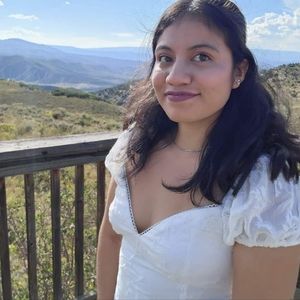 Meet your Posher, Daniela